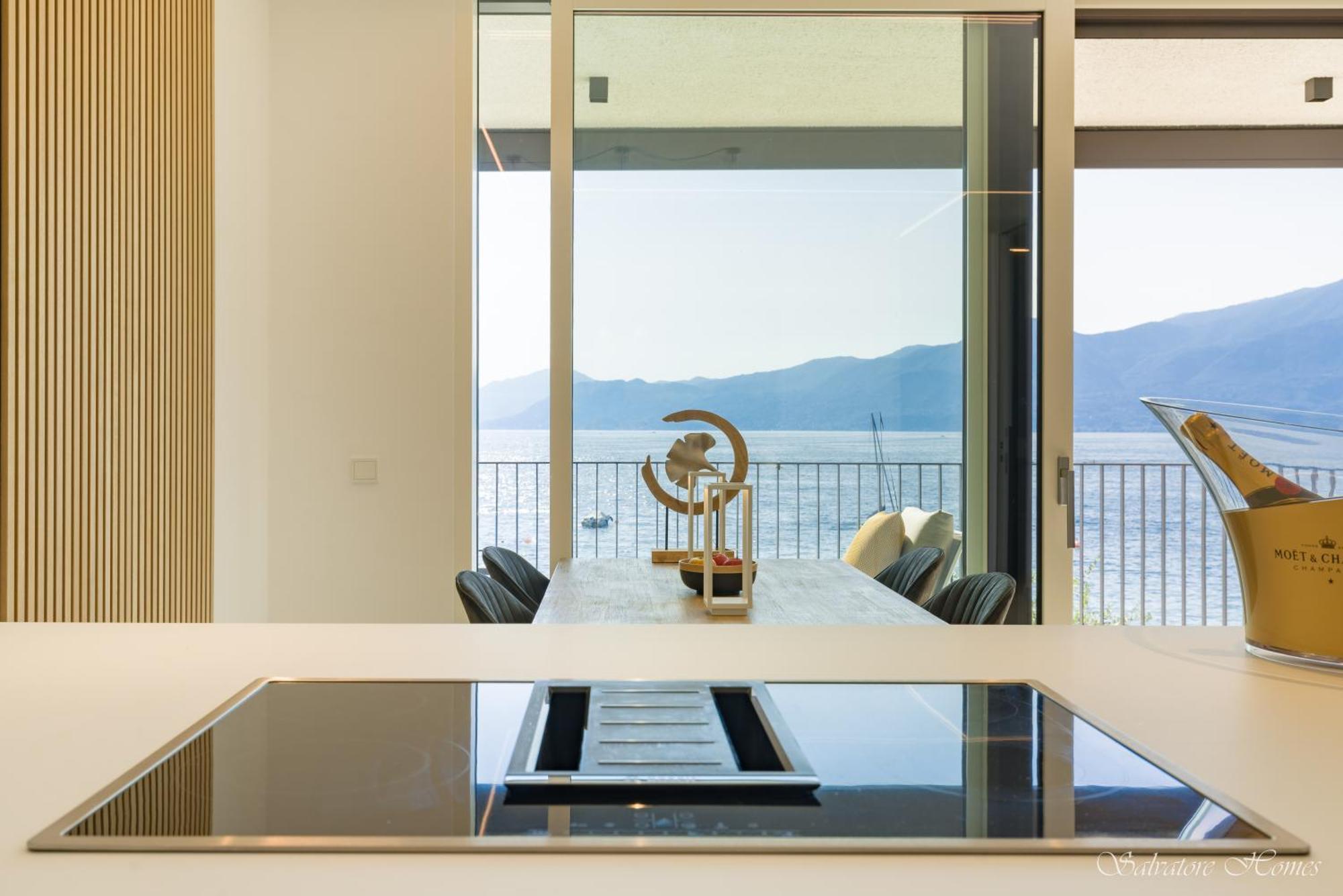 Salvatorehomes - Luxurious Dreamview Waterfront Apartment In Torri Del Benaco With Pool - Casa Azura - A 5 Star Luxury Collection At Lake Garda Экстерьер фото