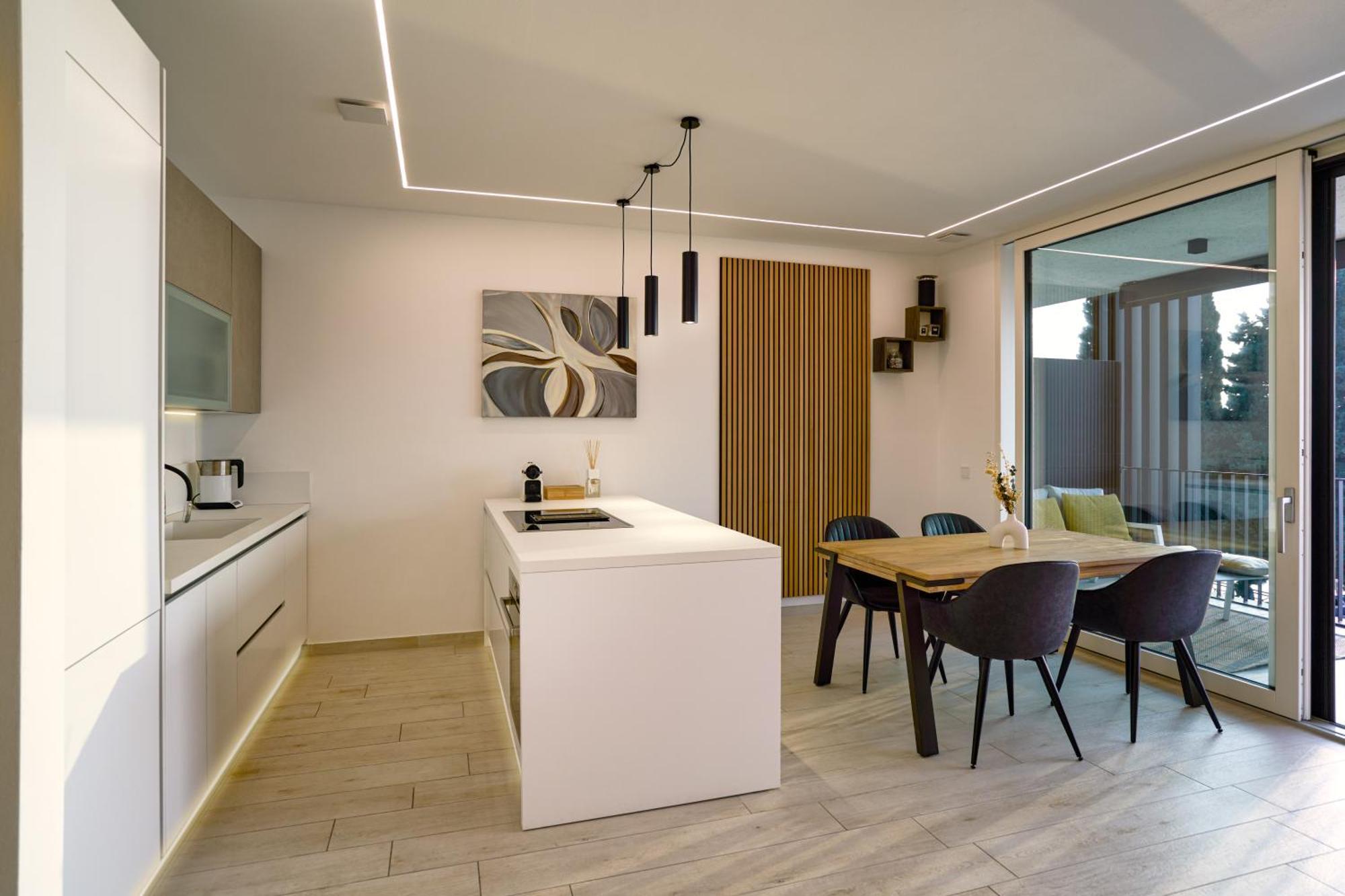 Salvatorehomes - Luxurious Dreamview Waterfront Apartment In Torri Del Benaco With Pool - Casa Azura - A 5 Star Luxury Collection At Lake Garda Экстерьер фото